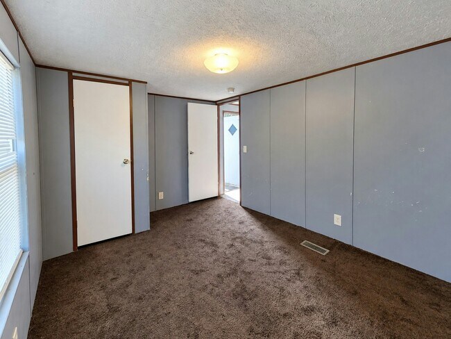 Building Photo - 102 Bakersby Ct