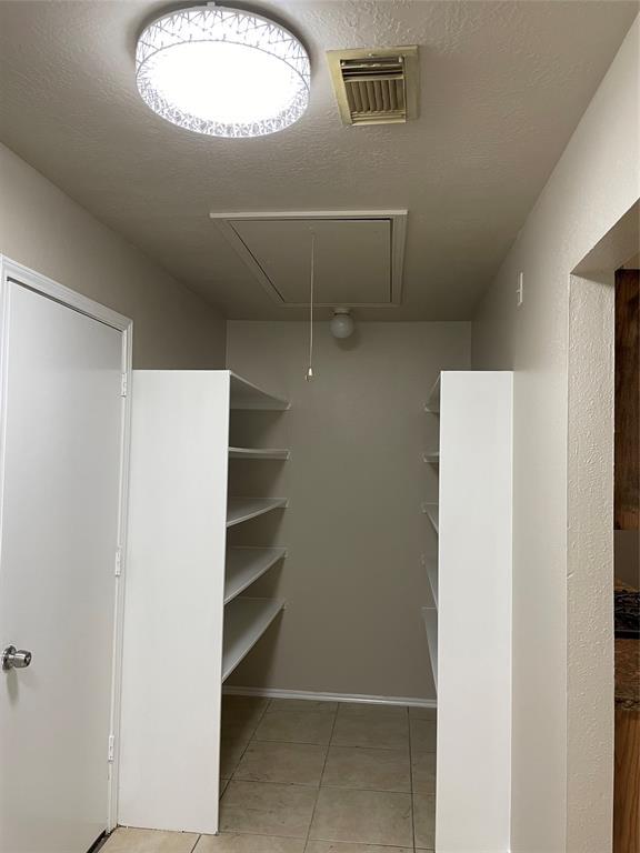 Building Photo - 9311 Parkmore Dr