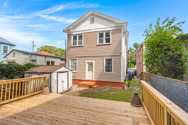 Building Photo - 335 Ashley Ave