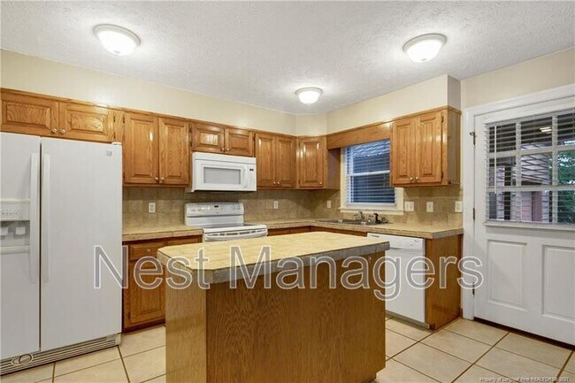Building Photo - 405 Bannerman Pl