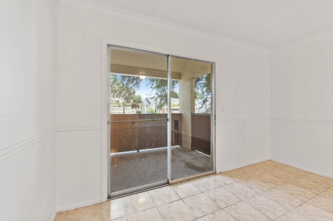 Building Photo - Charming 3-Bedroom, 2-Bathroom Condo in De...