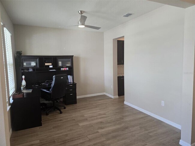 Building Photo - 10912 Honor Rd