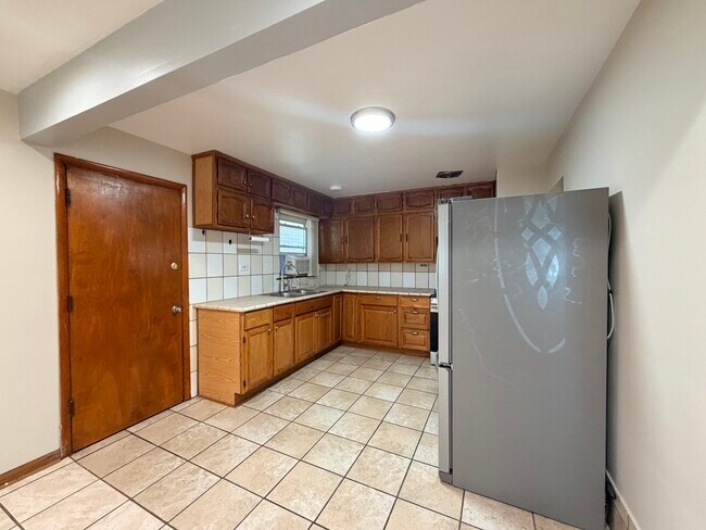 Building Photo - 3507 S 53rd Ave