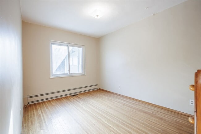 Building Photo - 43 River Meadow Dr