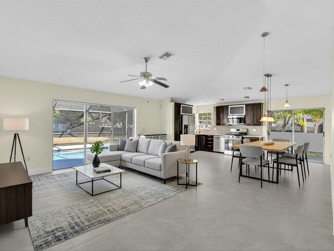 Building Photo - 13400 NW 5th Ct