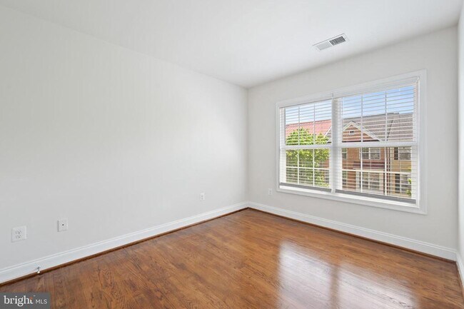 Building Photo - 8377 Broderick Cir