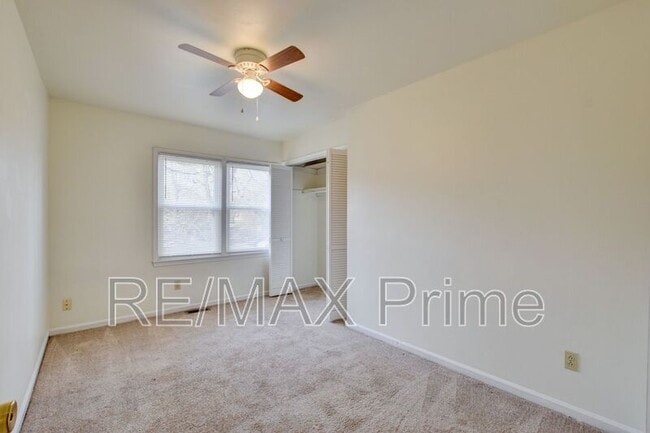 Building Photo - 2259 Sedgewick Dr