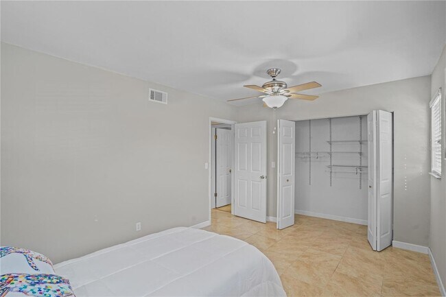 Building Photo - 1750 Belleair Forest Dr
