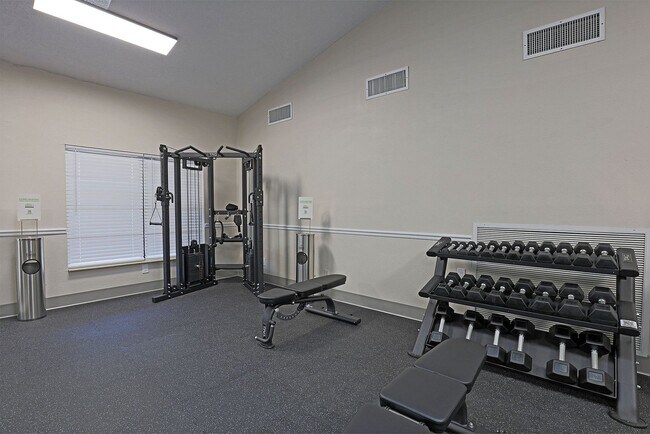 Building Photo - 5305 Summerlin Rd
