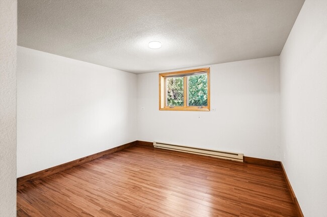 Building Photo - 377 Crystal Ln