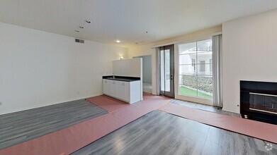 Building Photo - Beautiful 2 Bedroom Condo In Encino