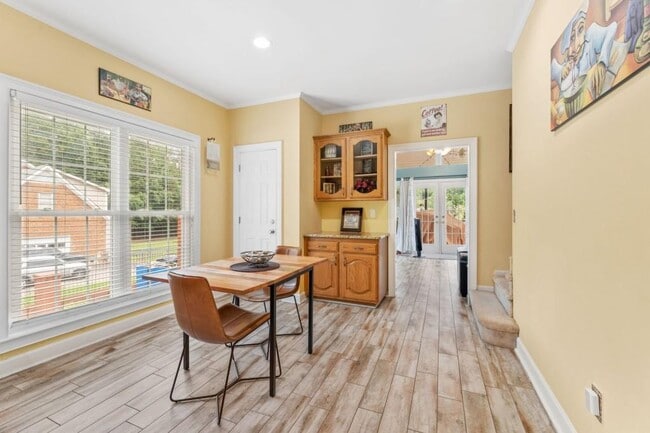 Building Photo - 4101 Lakeland Hills Dr