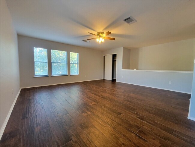 Building Photo - 809 Dogwood Trail