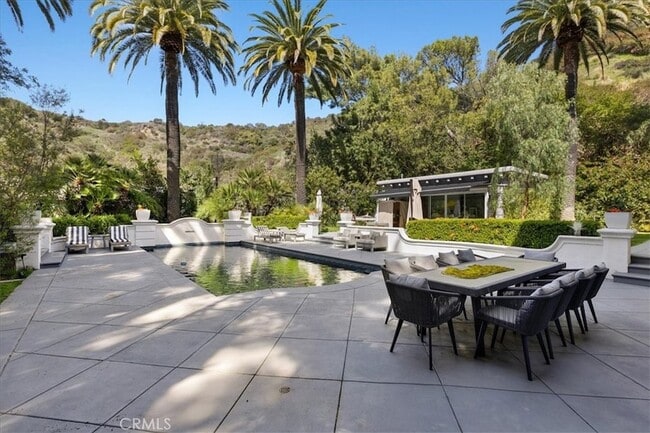 Building Photo - 1756 Clear View Dr