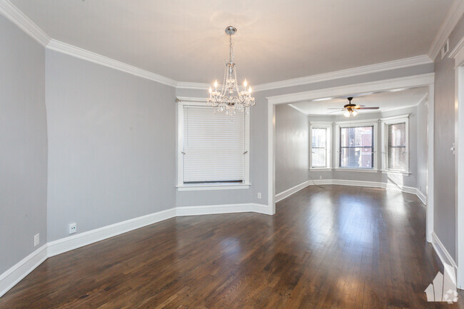 Building Photo - 3253 N Kenmore Ave