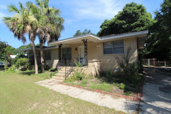 Building Photo - Updated 2BD/1BA Duplex in NE Pensacola