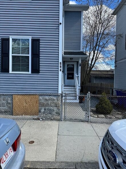 Building Photo - 694 King Philip St