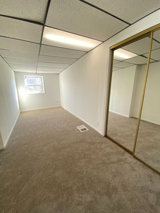 Building Photo - NEWLY RENOVATED 2 BEDROOM IN THE HEART OF ...