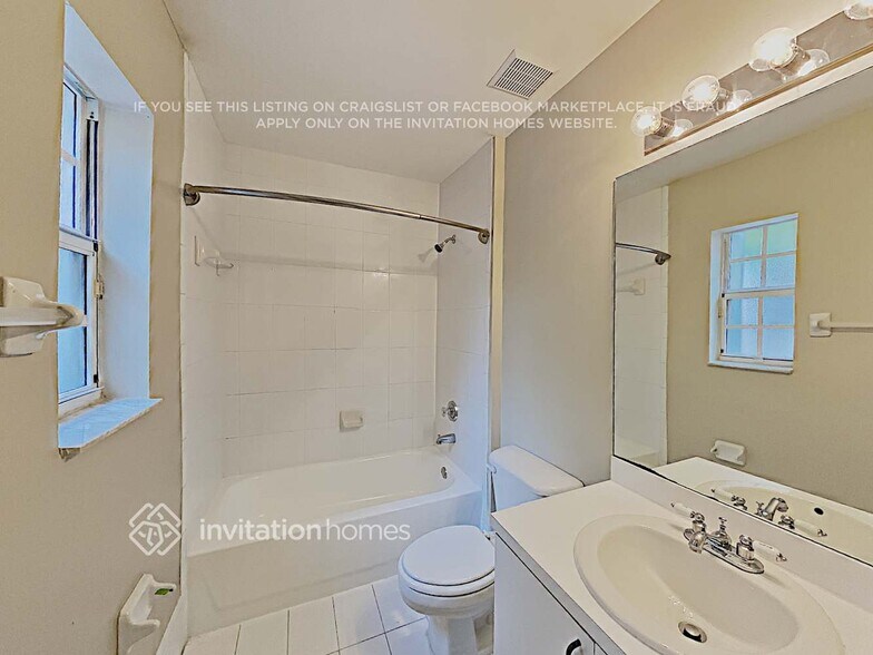 Building Photo - 3673 SW 153rd Pl