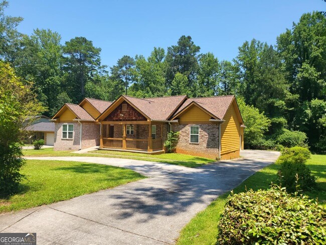 Building Photo - 3873 King Edward Trail SW