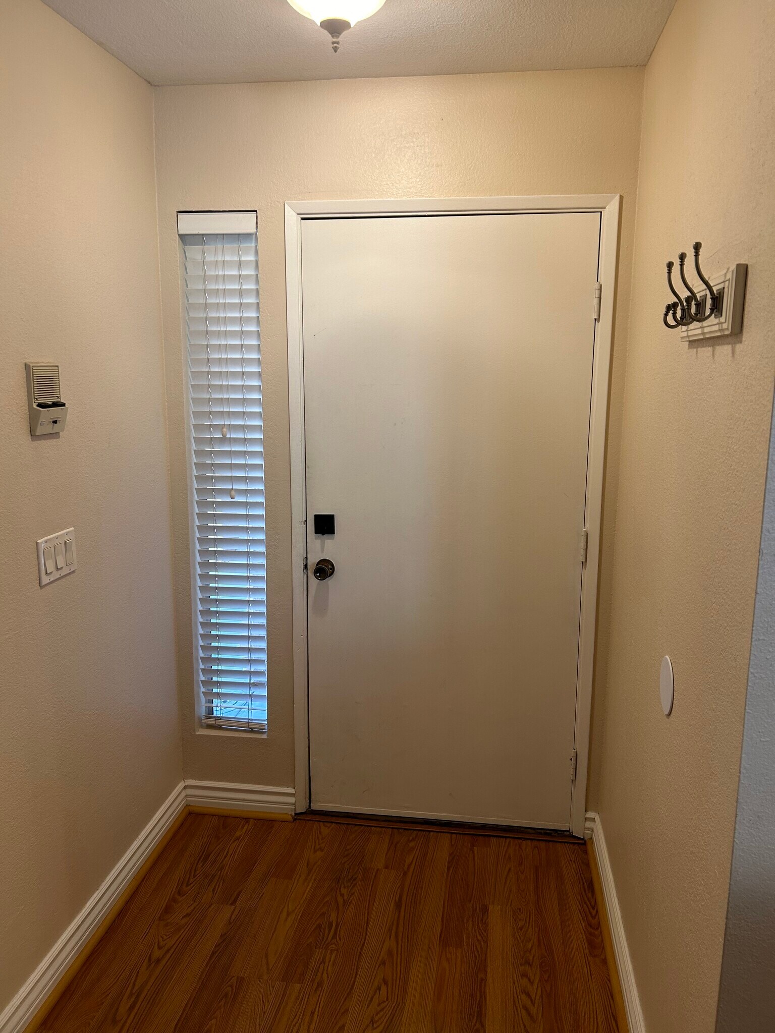 Building Photo - 1120 Grape St