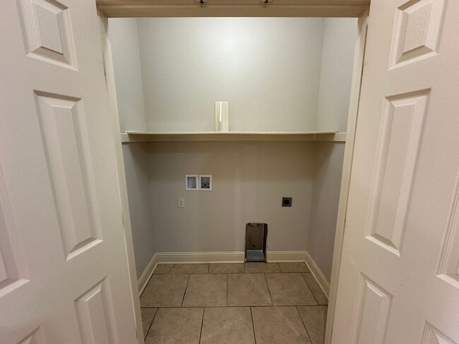 Building Photo - 4046 Mobley Cir