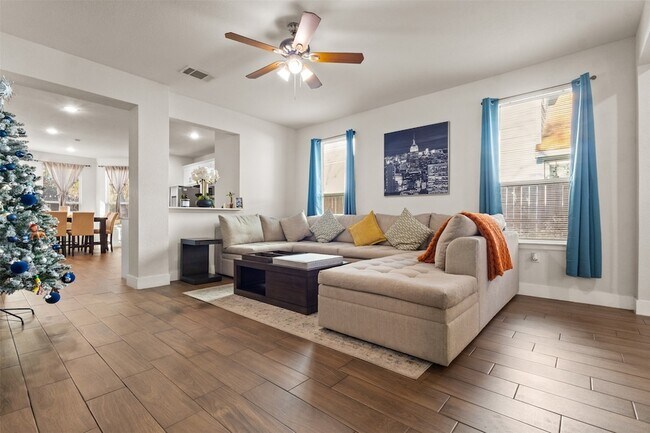 Building Photo - 2303 Starks Ave