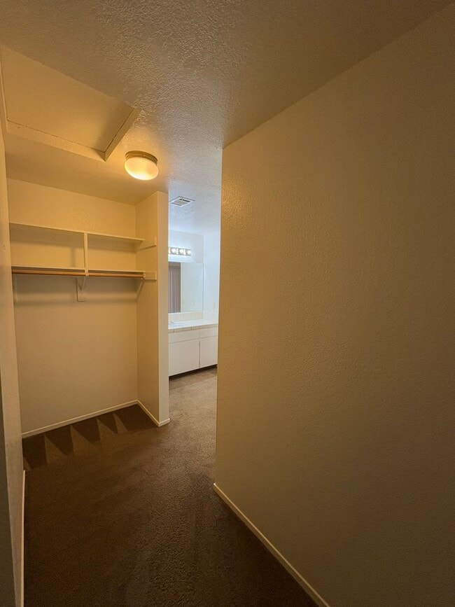 Building Photo - NW Condo coming soon!