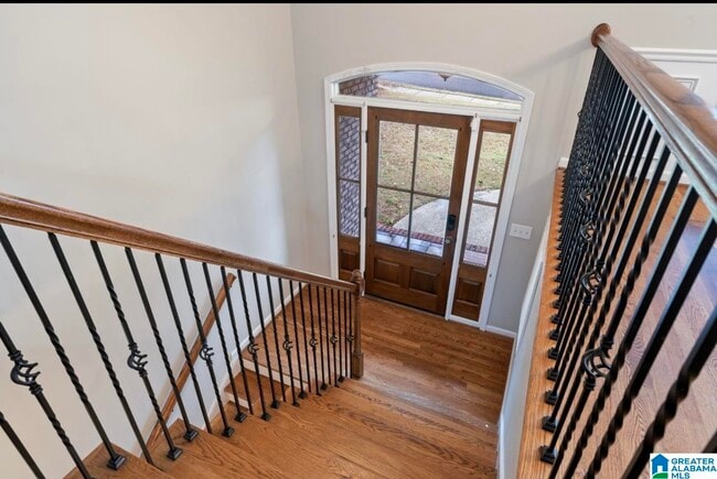 Building Photo - 504 Rolling Hills Dr