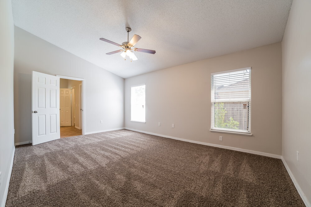 Building Photo - 2372 Queenswood Cir