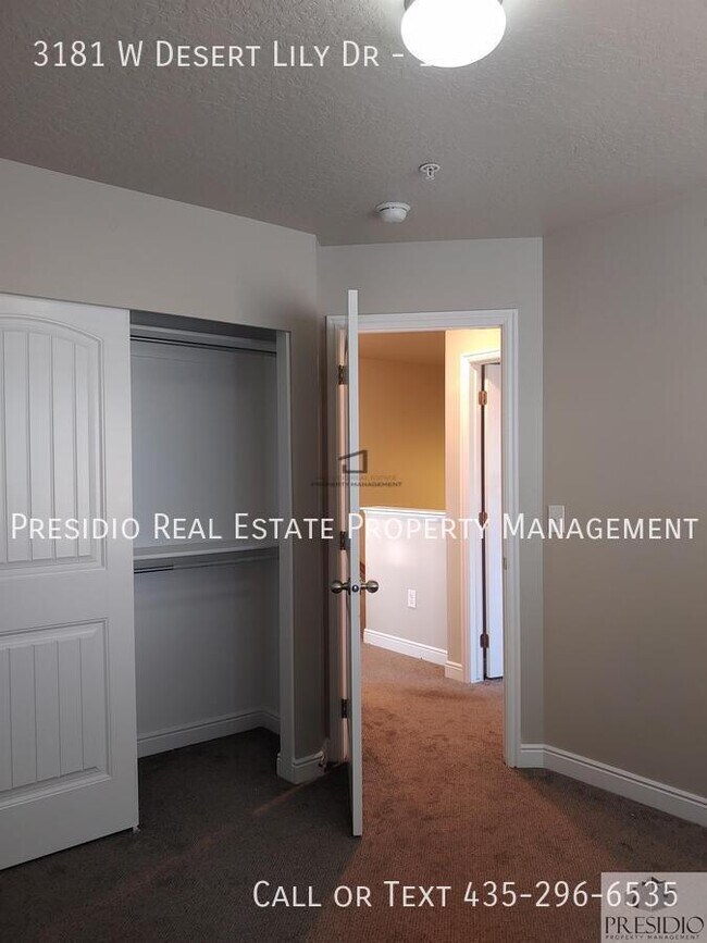 Building Photo - 3181 W Desert Lily Dr