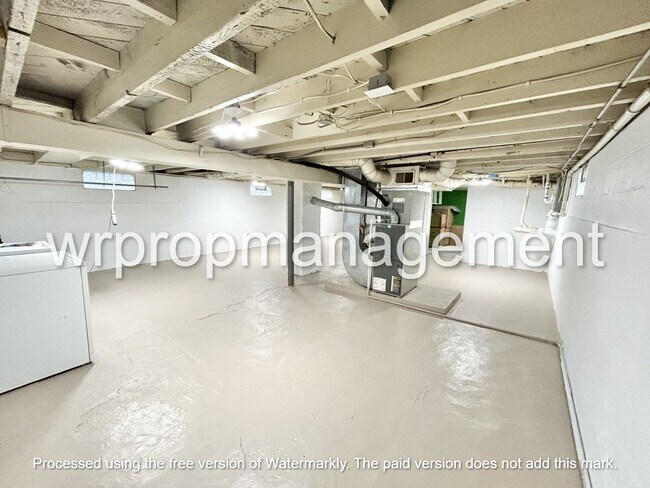 Building Photo - 2 Bed 1 Bath House in Washington Local Sch...