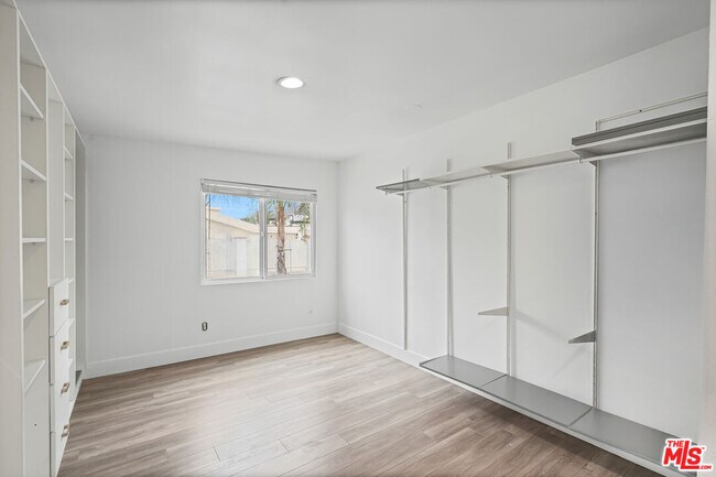 Building Photo - 12131 Beaufait Ave