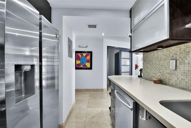 Building Photo - 2401 Collins Ave
