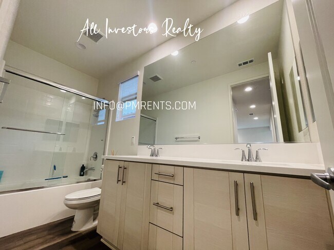 Building Photo - 1234 Via Candelas