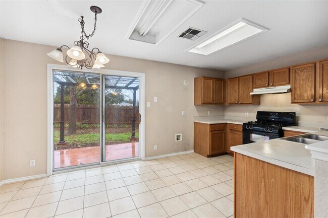 Building Photo - 107 McCarthur Dr