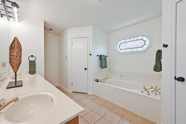 Building Photo - 3510 Native Dancer Cove