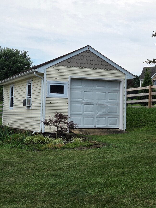 Building Photo - 3200 Gapland Rd
