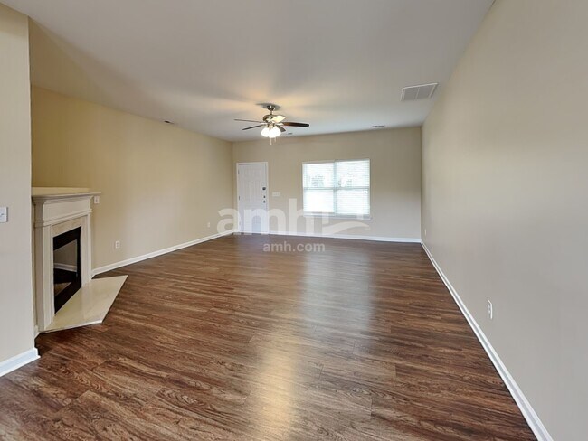 Building Photo - 275 Flanders Dr