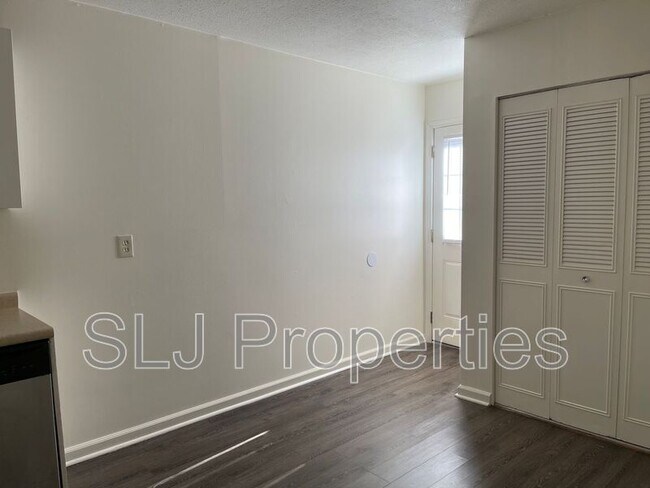 Building Photo - 9913 Lochwick Way