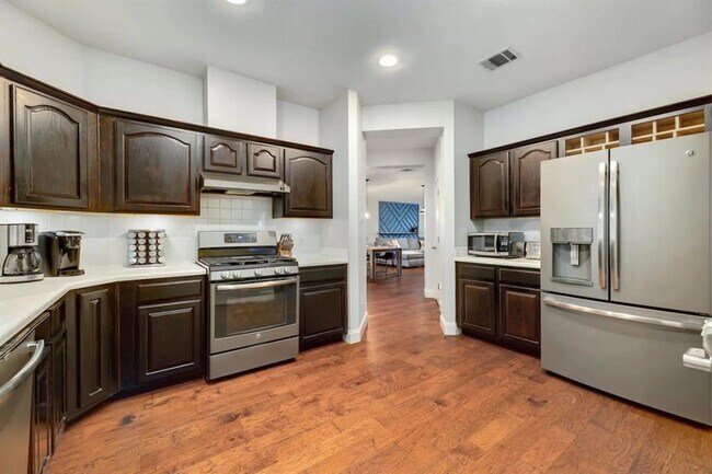 Building Photo - 13344 Tamayo Dr