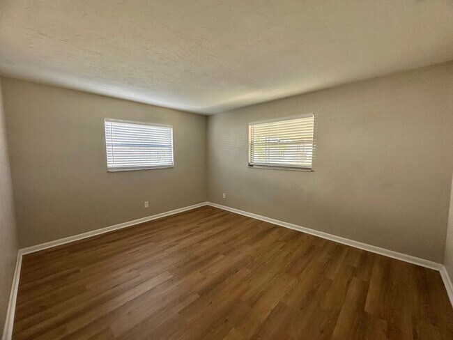 Building Photo - 4946 Viceroy Ct