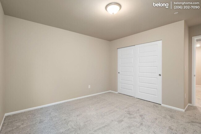 Building Photo - 3878 79th Dr NE