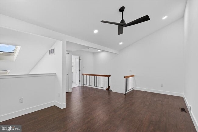 Building Photo - 5104 Tracy Ct