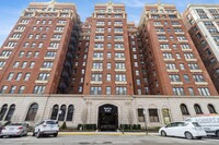 Building Photo - 5300 S Shore Dr