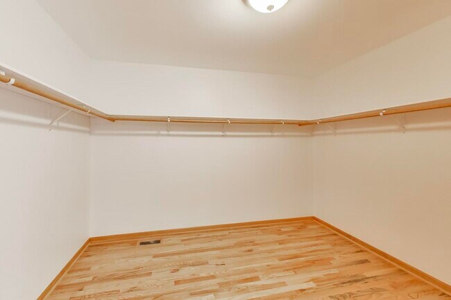 Building Photo - 2951 Old Glory Dr