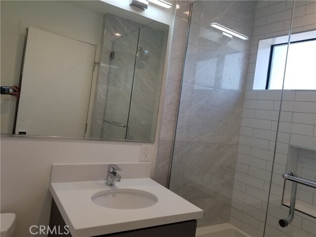 Building Photo - 231 N Burlington Ave