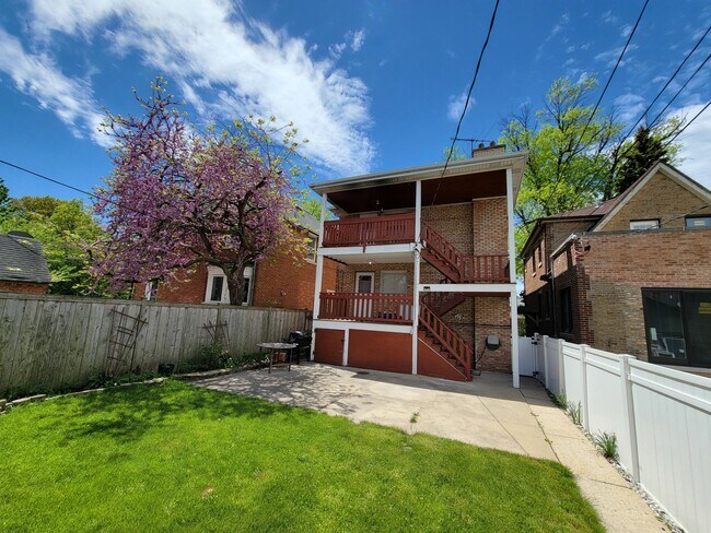 Building Photo - 5809 N Whipple St