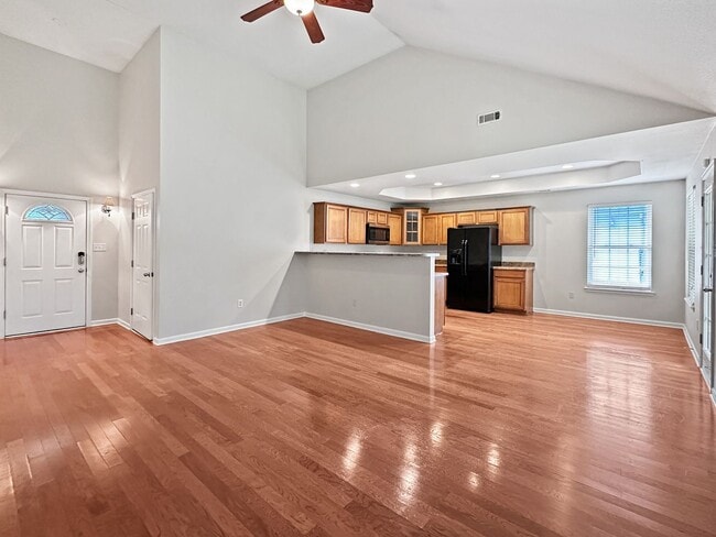 Building Photo - Charming Single Level 3-Bedroom South Knox...