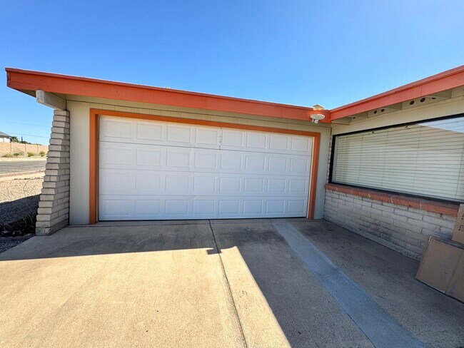 Building Photo - 3120 S Portia Ave